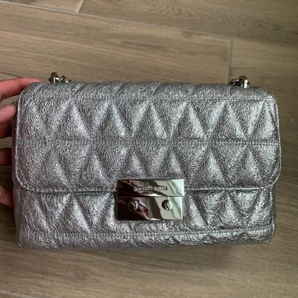 MICHAEL Michael Kors® Sloan Large Chain Shoulder Bag - Picture 3 of 9